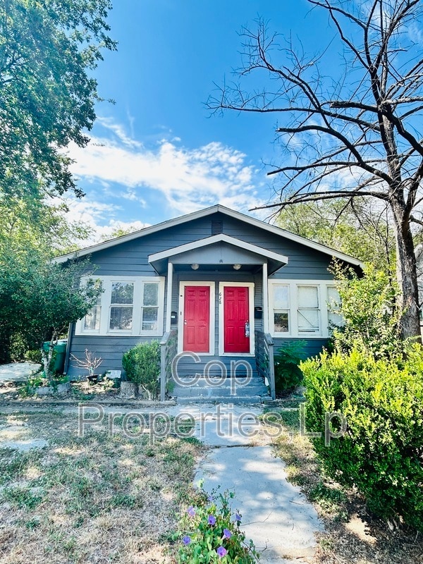 Building Photo - 630 Bailey Ave Rental