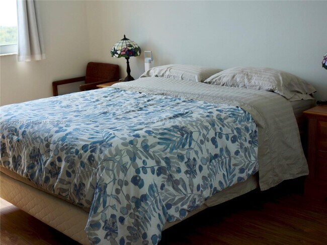 Photo - 300 Bayview Dr Unit 1206