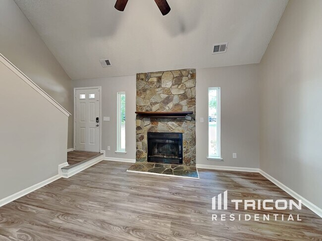 Photo - 6000 Whitewater Dr