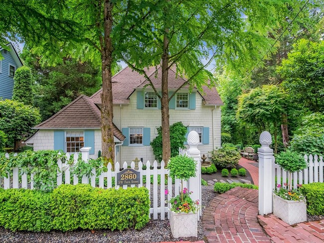 Building Photo - Gorgeous Dream Home in the Southwest Hills! Your Pacific Northwest Oasis Awaits!