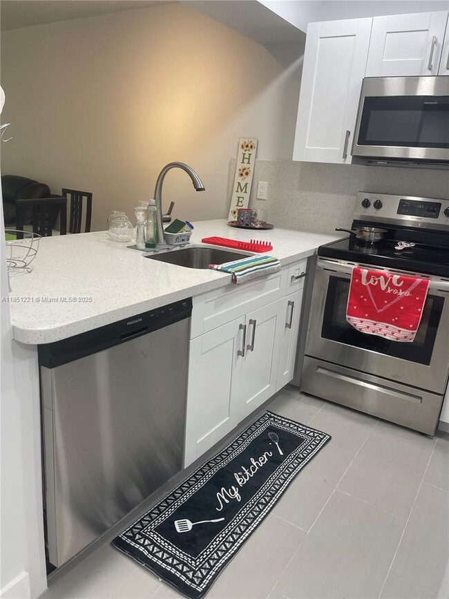 Building Photo - 1102 Bahama Bend Unit D2 Rental