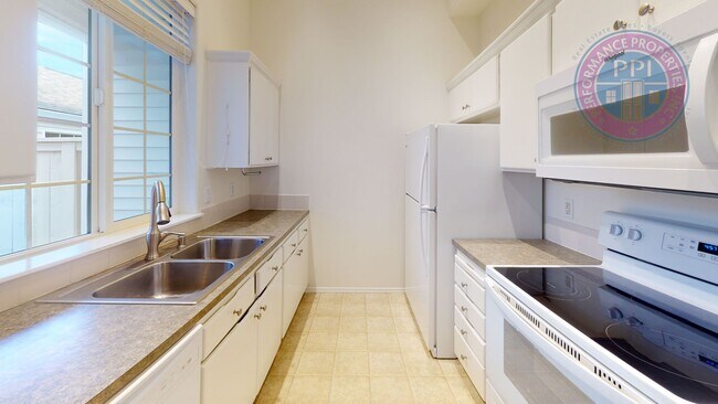 Photo - Updated Townhome with Detached Garage! Close to Shops & Restaurants