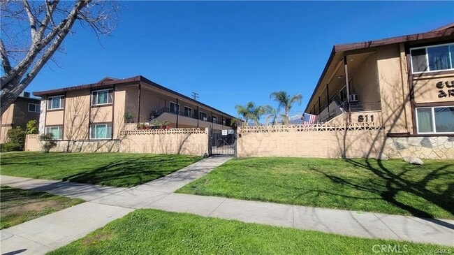 Photo - 811 Orchid Ct Unidad J Rental
