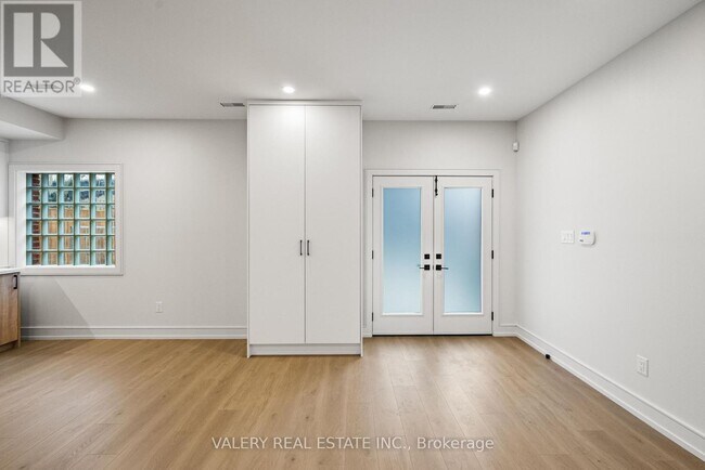 Photo - 131 Dovercourt Rd