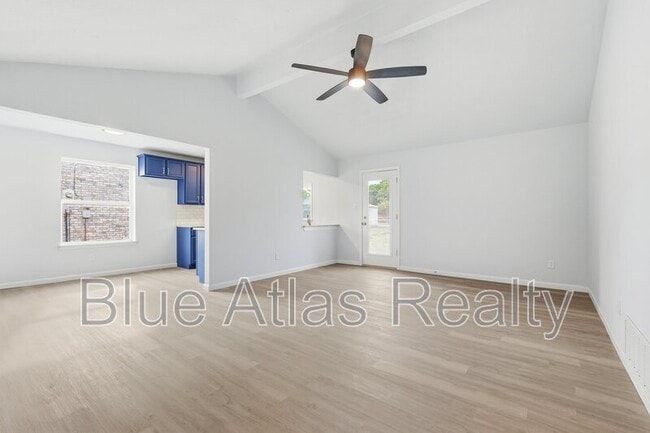 Photo - 1547 Oakbrook St