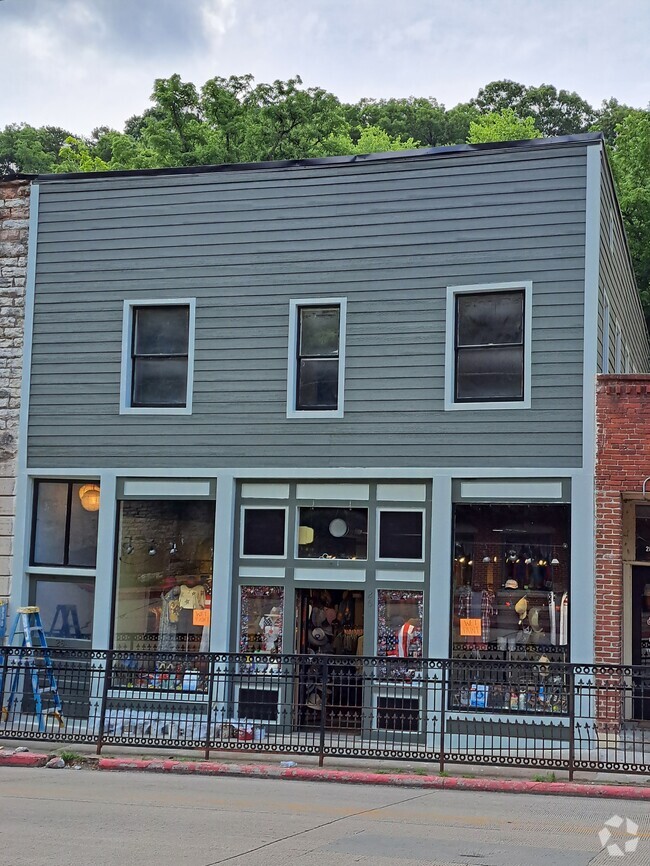 Building Photo - 26 1/2 S Main St Rental