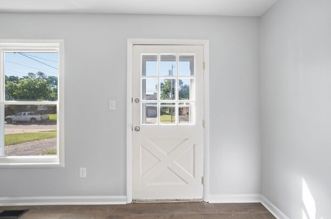 Photo - Newly Renovated Three Bed available to rent with move-in special!