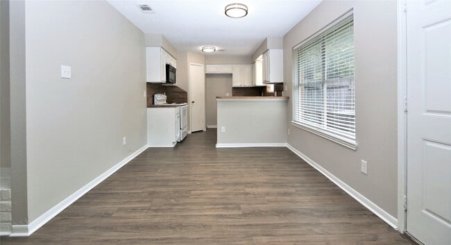 Photo - 7814 Barnhill Dr