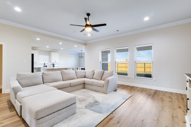 Photo - 104 Claystone Rd