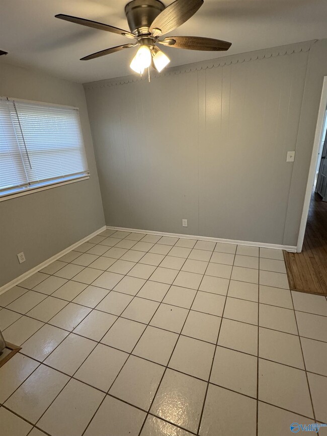 Photo - 3610 Williamsburg Dr NW