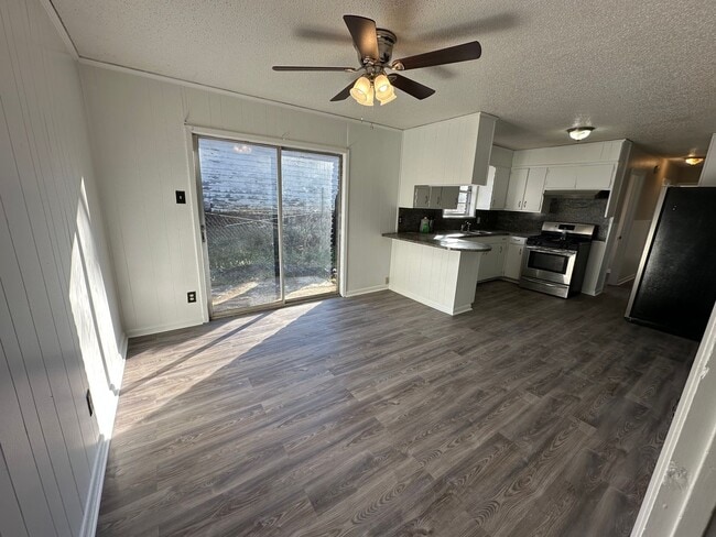 Photo - 1921 N Carlyle Ave