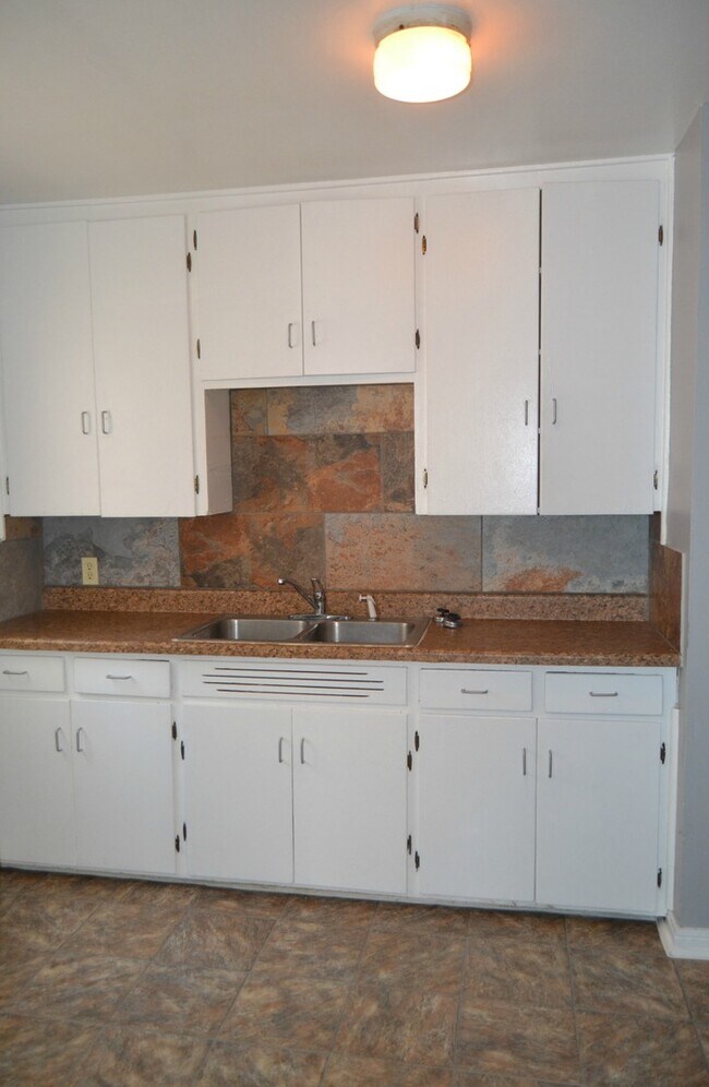Photo - 709 Northside Dr