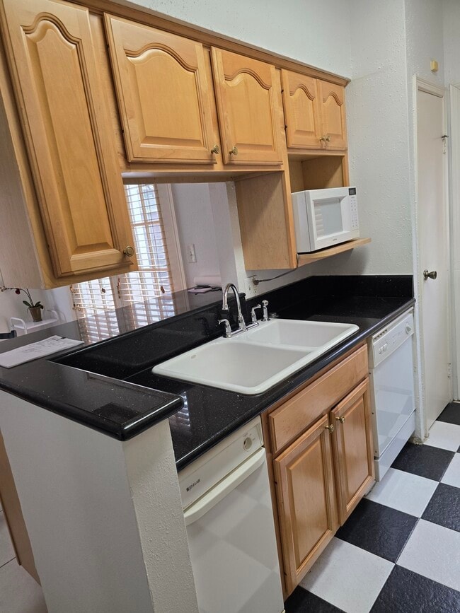 Photo - 7575 Cambridge St Unidad 704