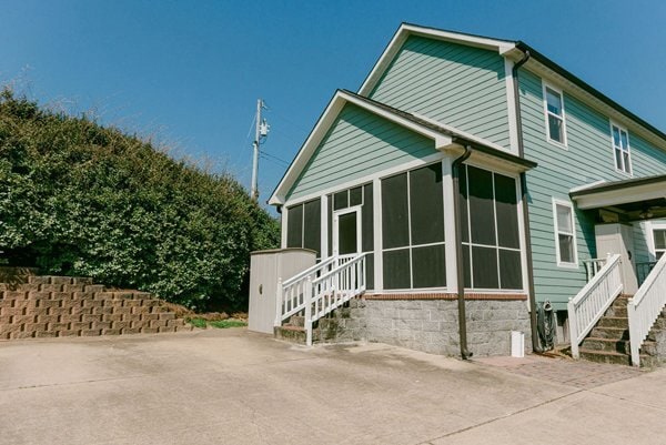 126 Edgewood Blvd