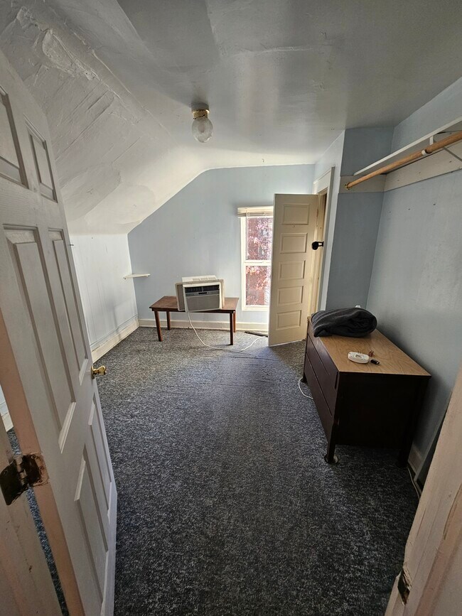 628 Brandon St Unit 4