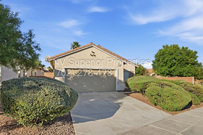 Photo - NW!! Single Story!! New Luxury Vinal Plank...