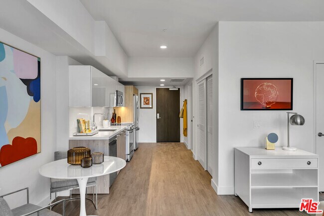 Photo - 2801 Sunset Pl Unit 814