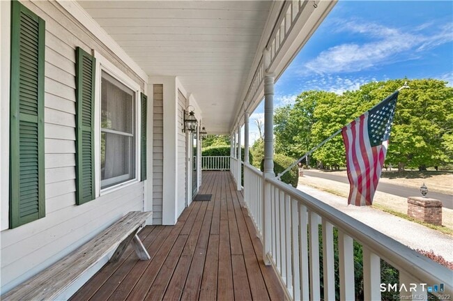 Photo - 8 Genesee Ln