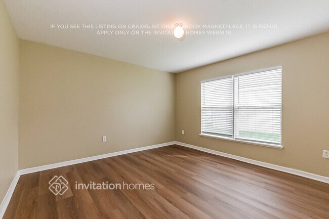 Photo - 281 McKay Blvd