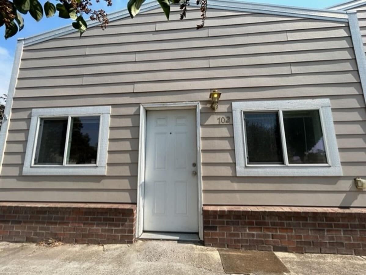 700-704 S Columbus Triplex - Martin - 700-704 S Columbus Triplex - Martin Unit 702