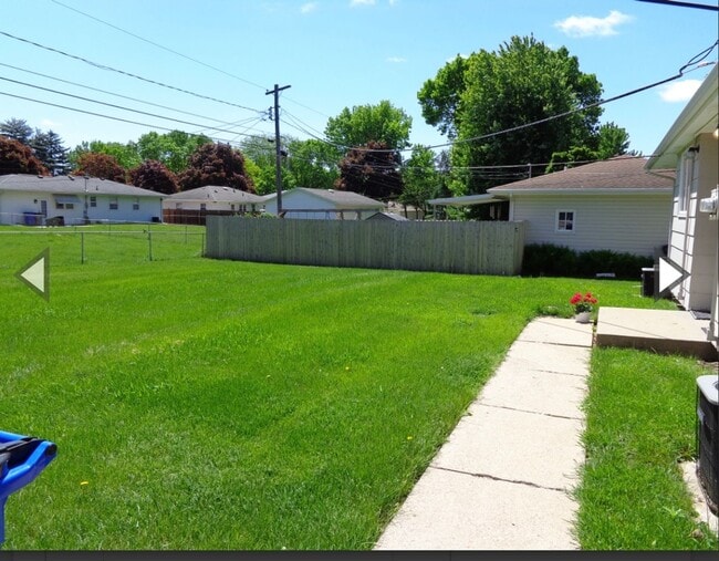 Photo - 2325-2327 Victoria Dr SW Unidad 2327