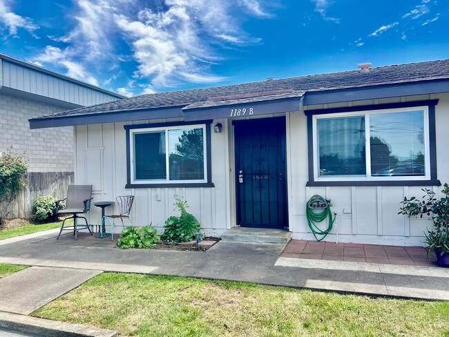 Building Photo - 1189 Santa Ynez Ave