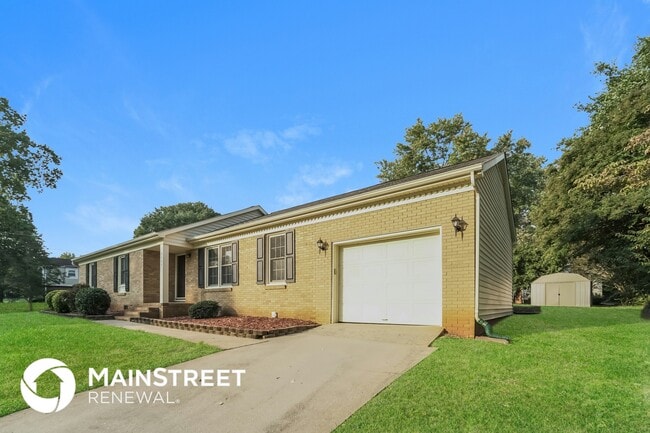 Photo - 2125 Helen Dr