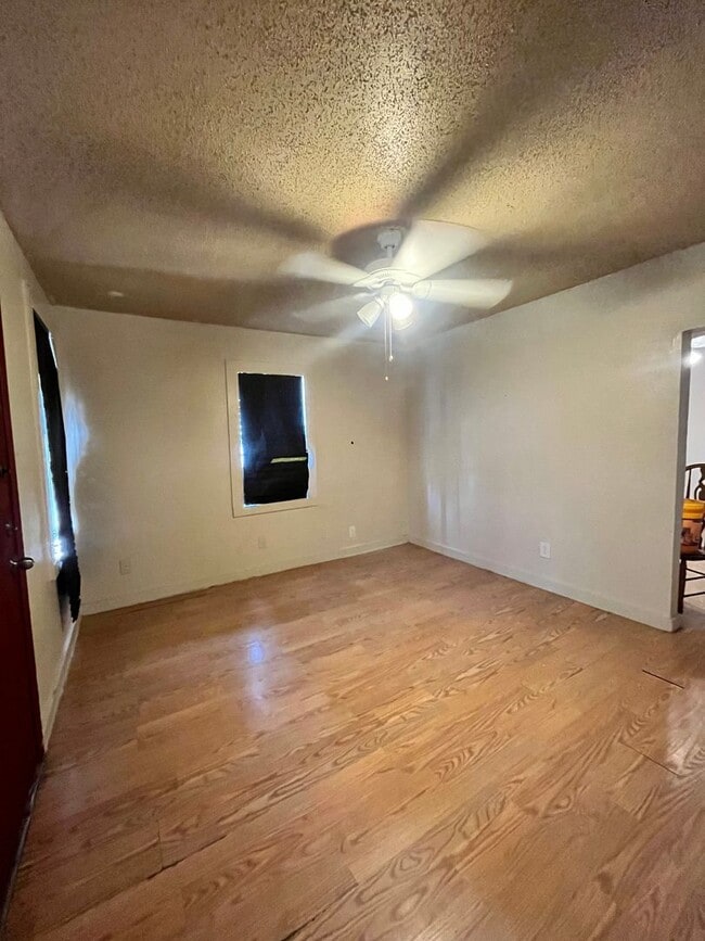Photo - 1 Bedroom / 1 Bathroom Rental Home
