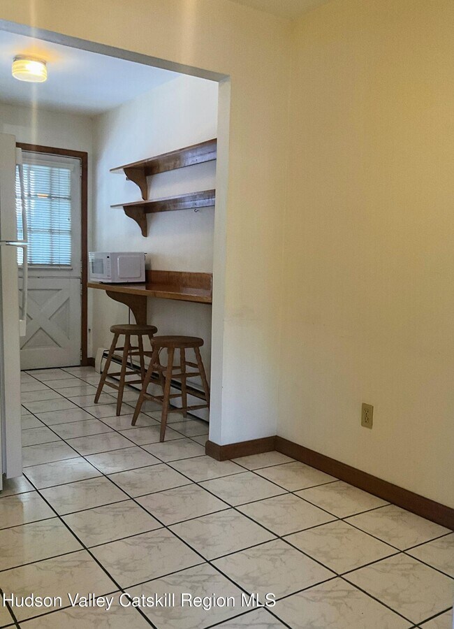 Photo - 3 Huguenot St