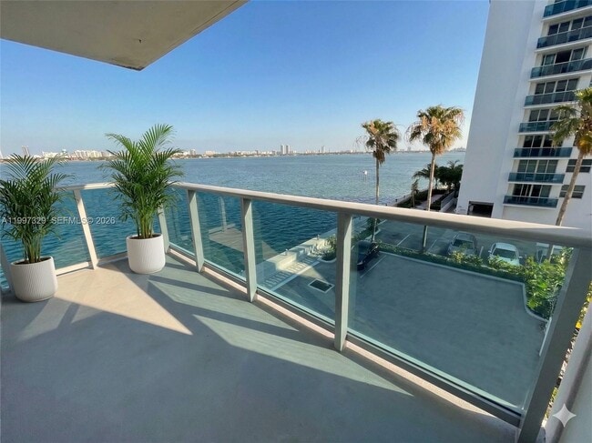 Building Photo - 7501 E Treasure Dr Unit 3D