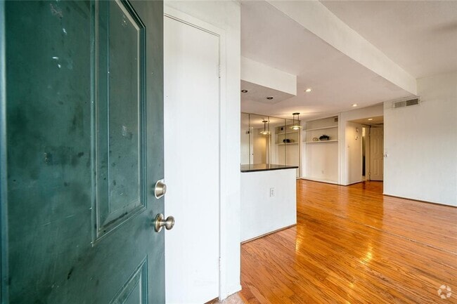 Building Photo - 6001 Reims Rd Unit 708 Rental
