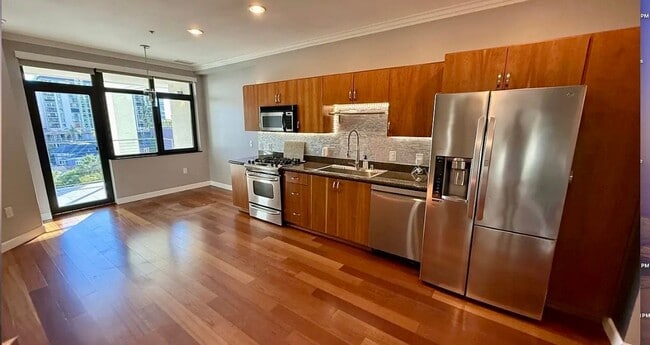 Building Photo - Spacious Studio with 2 Parking Spaces, W/D, Large Patio available in Cortez Hill