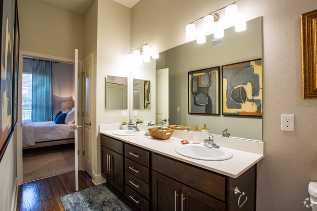1 BR, 1BA