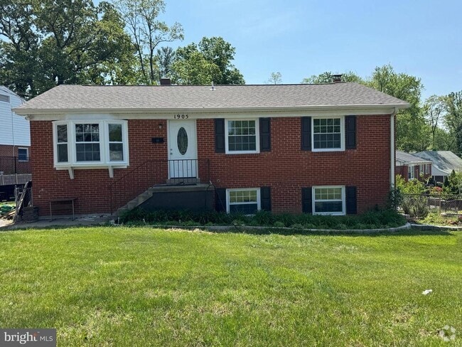 Building Photo - 1905 Caroline Ct Rental