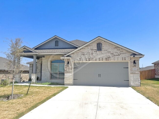 Building Photo - 1307 Cesarina St