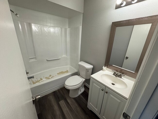 Photo - For Rent – 2 Bedroom, 2 Bathroom Duplex