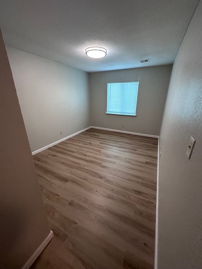3rd Bedroom-Bedroom 1