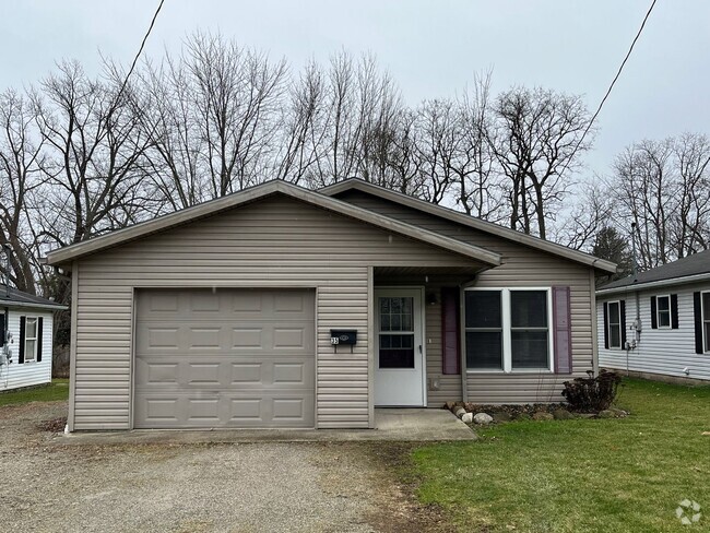 Building Photo - Charming Two Bedroom Bungalow Rental