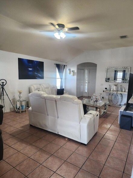 313 Estate Dr