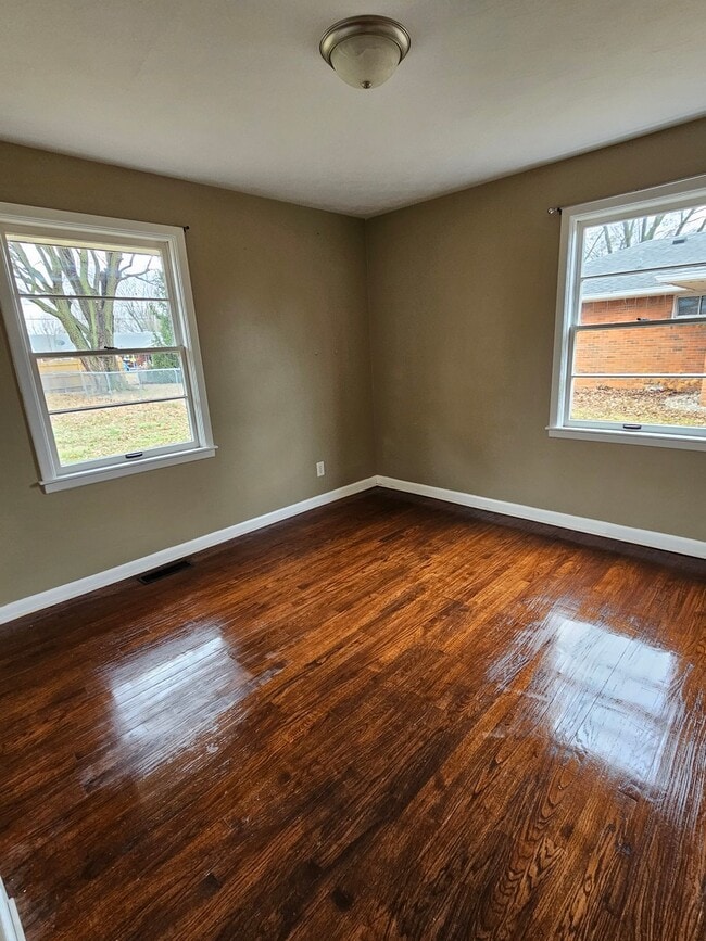 Photo - 2025 E 47th St