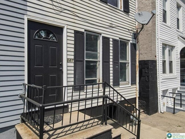Photo - 841 Jackson St