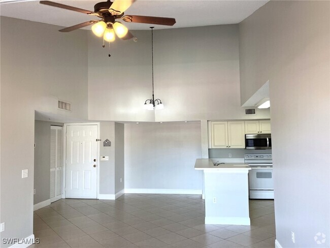 Building Photo - 1210 Wildwood Lakes Blvd Unit 305 Rental