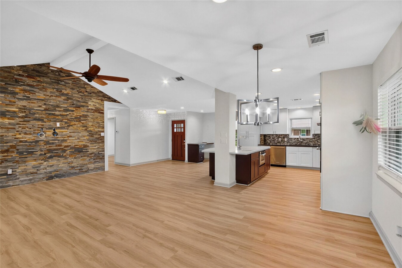 Photo - 3208 Woodstone Dr