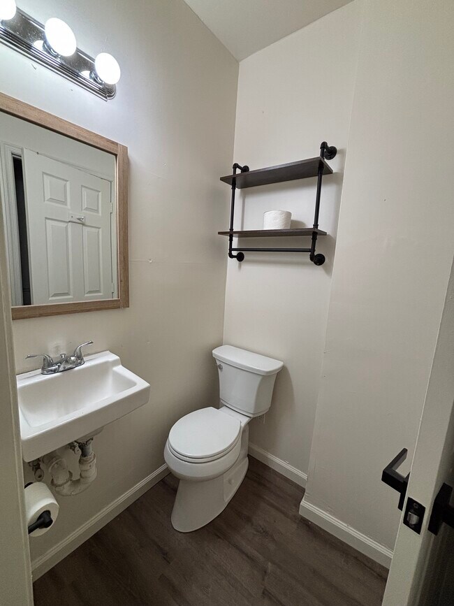 Photo - 2550 W Baltimore St House