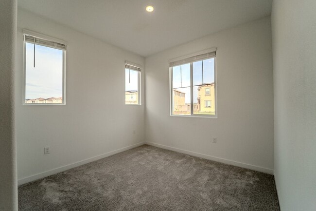 Photo - 4 BD 3 BATH HOME BRAND NEW IN PLUMAS LAKE