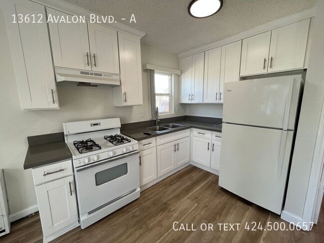 Building Photo - 13612 Avalon Blvd Unit A