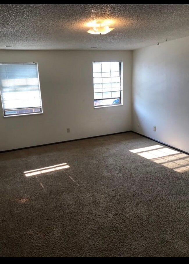 Photo - 1720 Cambridge Dr