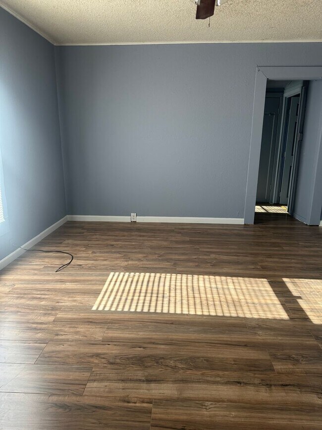 Photo - 731 Vermont Ave