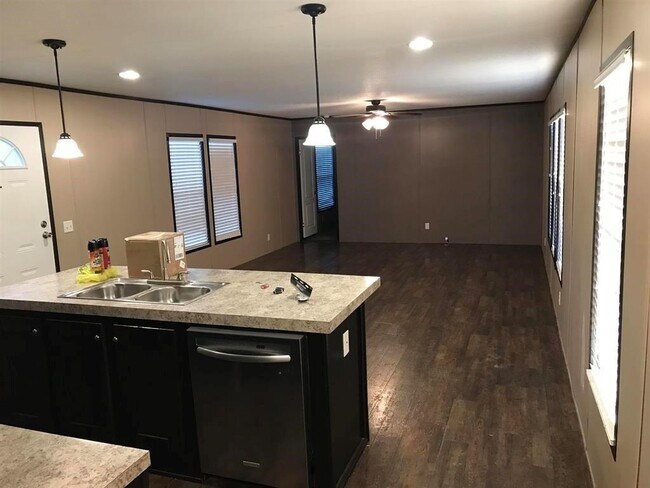 Photo - 16540 Sandell Dr