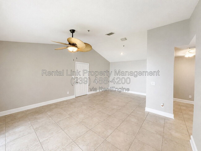 Photo - 4016 Crockers Lake Blvd Unidad 422